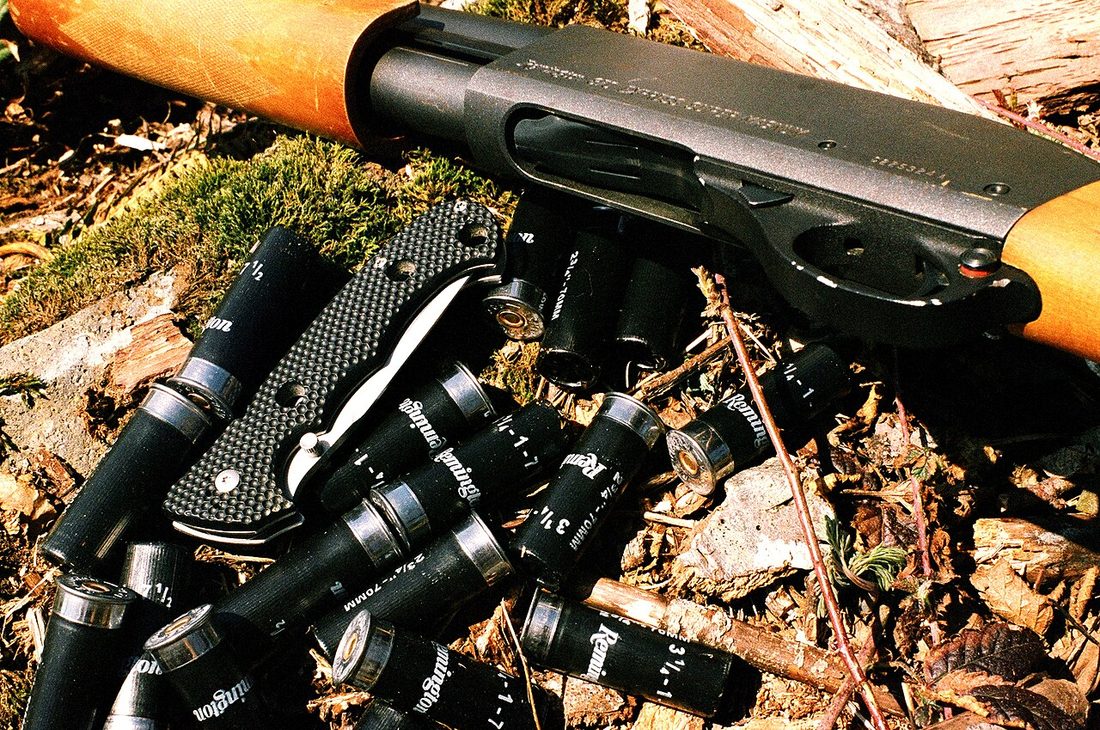 Shotgun shells and loading port.jpg